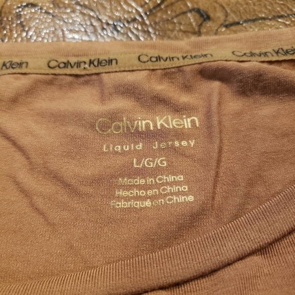 Calvin Klein Long Sleeve Crew Neck Women's Solid Liquid Jersey Tee - Picture 3 of 7